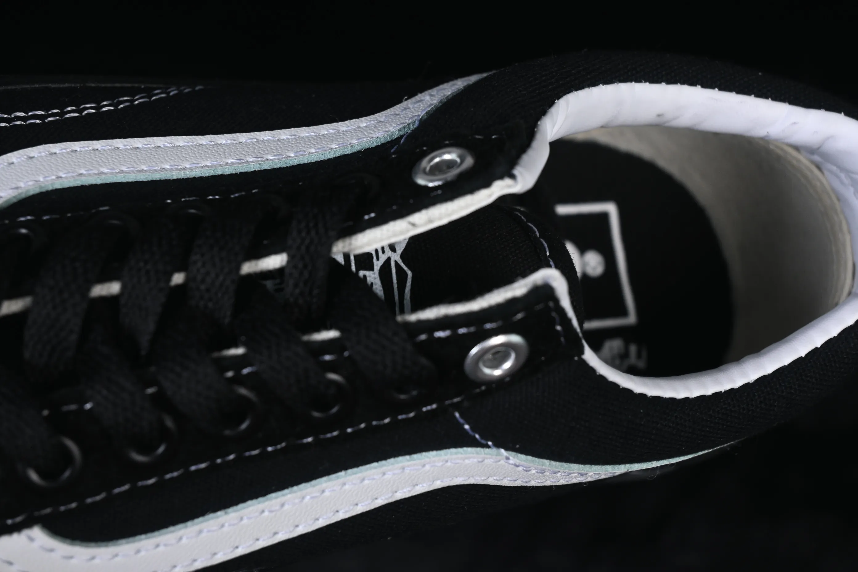 All categories Vans Vans series Vans Low Vans low-top Vans Old Skool high-end branch low-top casual sneakers VN0000E9TMCG